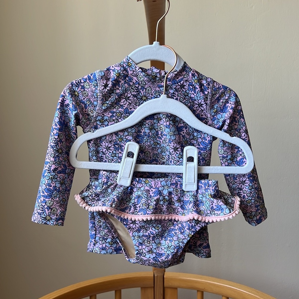 Beautiful long sleeve swim top and bottoms, size 6-12m